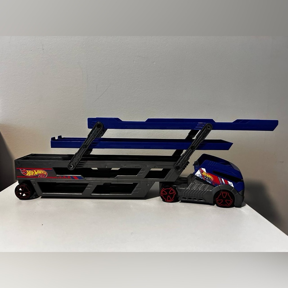 Hot Wheels Car Carrier